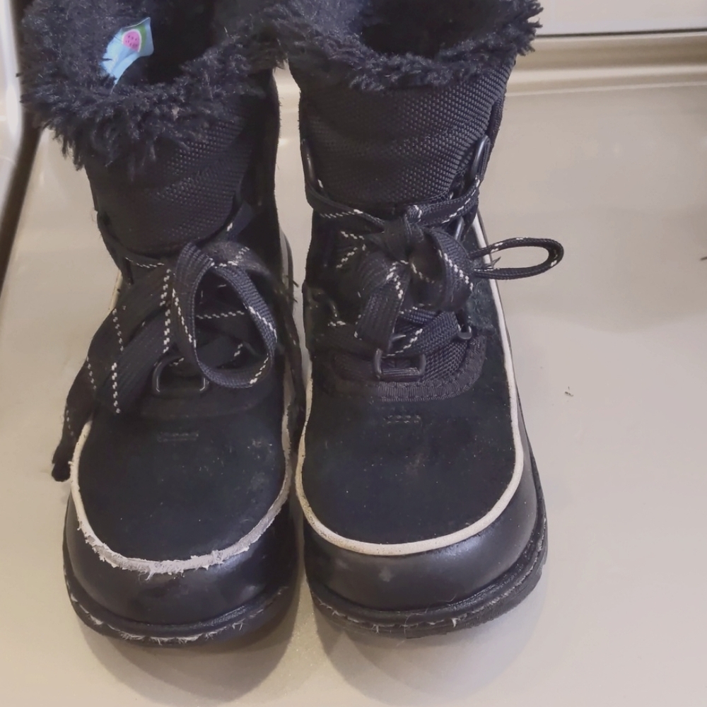 Sorel snow boots toddler size